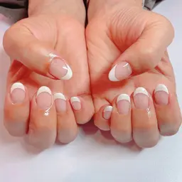 オフなしハンドフレンチネイル