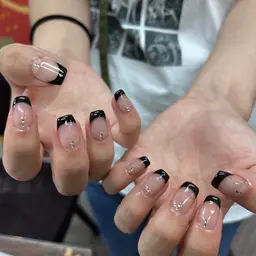 ベースカラーありでも◎フレンチネイル🥣初回オフ無料