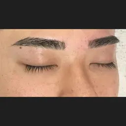 メンズ限定⭐️清潔感アップ😍好印象アイブロウスタイリング。お手入れアドバイスor鼻毛ワックスのどちらか選べます✨