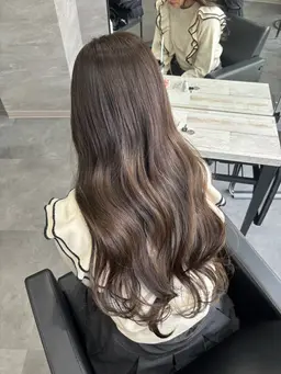 《カット&カラー&アフィアトリートメント》