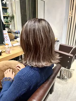 【白髪ボカシにもオススメ🌈】コントラストハイライト+カット+イルミナカラー+艶TR🌈