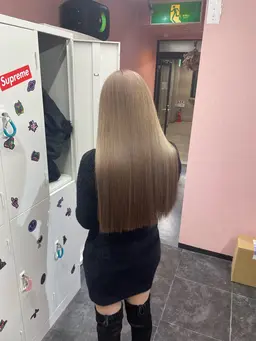 🩶ブリーチされてる方おすすめ🩶ホワイトブリーチカラー＋似合わせカット+Tr