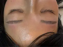 眉毛スタイリング