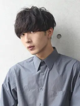 カット＋オゾンヘッドスパ（10分間）⭐️頭皮のにおいや汚れを落としてくれます⭐️