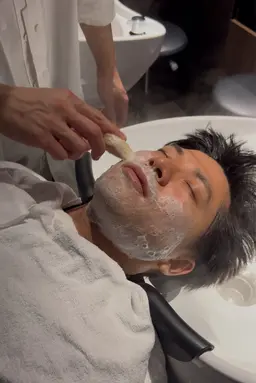 メンズシェービング(お顔剃り+襟のシェービング+眉カットデザイン+保湿パック)