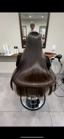 硬くならない縮毛矯正【髪質改善メテオストレート+トリートメント】