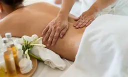 12月限定🩷疲れを癒しに…極上アロマオイル90分❣️ヘッド込