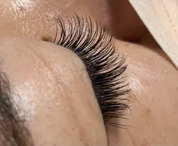 🍬フラットラッシュつけ放題（180本まで）🍬オフ込み ＋550円でWフラット ＋1100円でLEDエクステに変更可