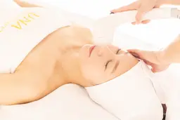 最新HIRFWAVEProによるリフトアップ&タイトニングケア