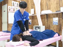 【肩こり/肩甲骨のこり/猫背撃退スペシャル】全身整体＋骨盤矯正　60分5000円🦴