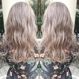 ✨個性派カラーをしたい方✨!とびきり明るくしたい方!ブリーチ +スローカラー+潤いトリートメント