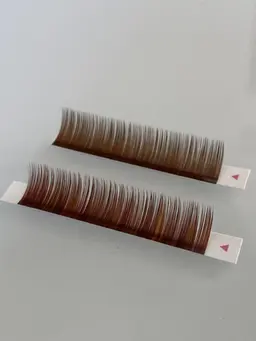 ブラウンニュアンスカラーボリュームラッシュ300本