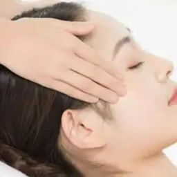 お試し価格のスパメニュー💆🏻‍♀️アイマッサージ✨目周りの浮腫み撃退！目の印象が更に華やかに♪