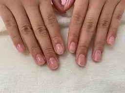 爪の整形とウォーターケア(しっかり甘皮ケア)、保湿