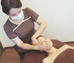 2番人気✨小顔リンパ(女性限定)リンパを流しフェイスライン、リフトアップ！60分