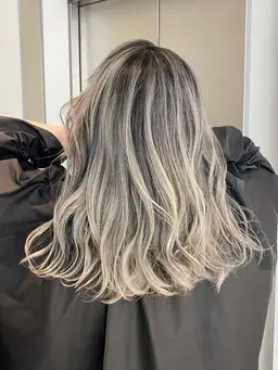 【🗽海外風バレイヤージュ・シャドールーツ🇺🇸】ブリーチカラー+カット+うる艶トリートメント🫧🫧