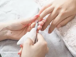 【他店可】ジェルオフ + ネイルケア(保湿込み)