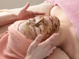 剥離しない❗️【国産】幹細胞ハーブピーリング🌿ダウンタイムなし❗️その日から化粧ができる🎶毛穴、くすみ、美白、ニキビ