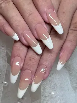 🩶🥂フレンチネイル（ベースカラー可）【¥7980→¥5980】🥂🩶