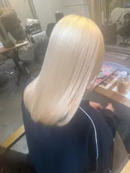 ブリーチ＋カラー＋トリートメント