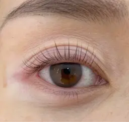 まつ毛パーマ！束感コーティング付