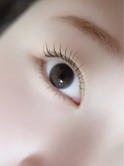 当店人気の似合わせまつげパーマ🌼学生様限定🌼アイシャンプー、高濃度トリートメント、コーティング付きです✨