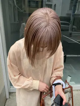 【 一気に垢抜け🎶 】 全体ブリーチ＋オンカラー➕1stepトリートメント✨