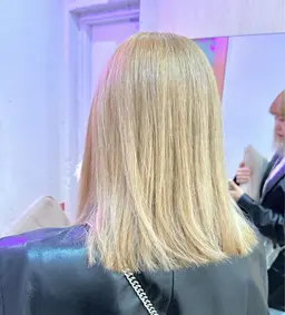 [👨‍🎓ミニモ学割🧑‍🎓]ブリーチ✨✨ケアカラー✨✨ダブルカラー☀️ケアトリートメント✨✨