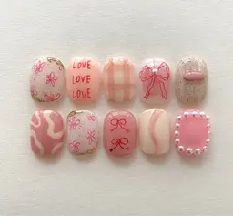 韓国っぽ手描きデザイン🎀120分やり放題🎀持ち込み🉑【ジェルオフ無料】フィルイン無料🆓フォルム形成込み‼︎