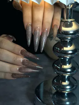 フラッシュマグネットネイル/お好きなマグネットとフラッシュカラーをひとつずつ選んでもらいオリジナルカラーにできます！