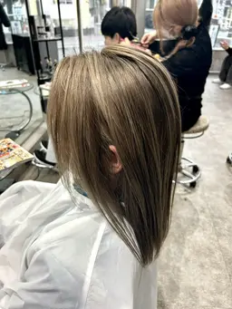 【バレイヤージュ】（シャドールーツorエアタッチ）ブリーチ＋カラー＋トリートメント