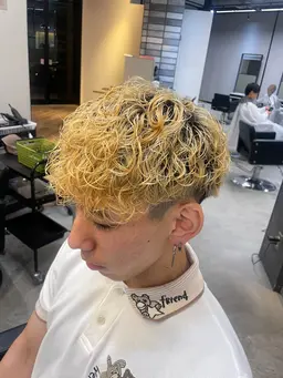 【ブリーチしてるけどパーマ掛けたい人】カット＋ケアパーマ✂️ブリーチ2回以内のみ‼️【メンズ限定】