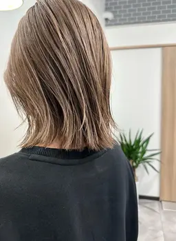 🌈当日予約可🌈 ケアブリーチ🍀ハイライトカラー+4Stepトリートメント☘️