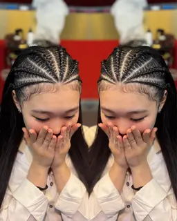 【補足説明必ずお読みください】ハーフコーンロウ地毛編み込み×6本シャンプー付き🫧