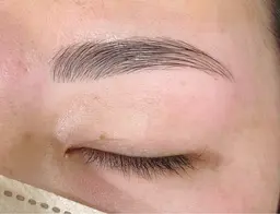 ハリウッドブロウリフト