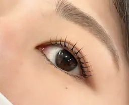 🩵まつげパーマ＋高保湿トリートメント+コーティング✨【5分以上遅れますと施術が出来ない場合もあります】