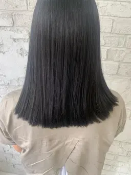 ⭐️1月限定特別価格⭐️カット+縮毛矯正⭐️癖だけでなく広がりも抑えられます✨️