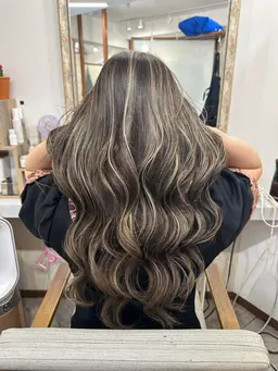 💫大人上品ハイライト＋高保湿トリートメント＋カットプレックスブリーチ【ケアブリーチ】💫