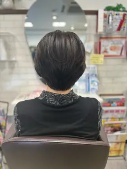 💙リタッチ白髪染め+トリートメント付き💙明るい白髪染めも可能です!※3回目まで使用可能