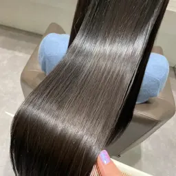 《お手入れ楽に❣️》カット+縮毛矯正+トリートメント→￥15000