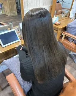 🩶広がりが気になる方！！カット×髪質改善トリートメント🩶