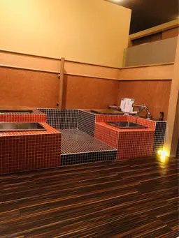 【足のむくみ・脚集中アロアリンパ】足ツボ30分+脚集中オイルリンパマッサージ40分 「足湯サービス付き」