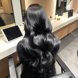 【𝟏𝟐/𝟐𝟒(水) トーンダウン限定🖤無料施術】うる艶カラー/トリートメント付き🫧