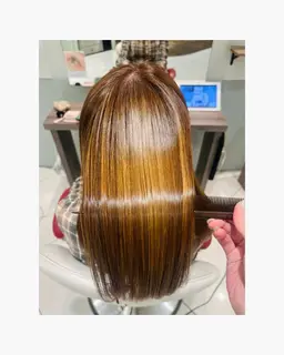 【自然なストレートをかけたい方オススメ✨️✨️】カット+プレミアムストレート（縮毛矯正）+トリートメント🫧