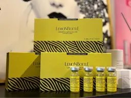 ダウンタイムなし！気になる二重顎、スッキリフェイスラインを目指すならこれ一択♪ フェイス＆デコルテマッサージ×🍋ボトル