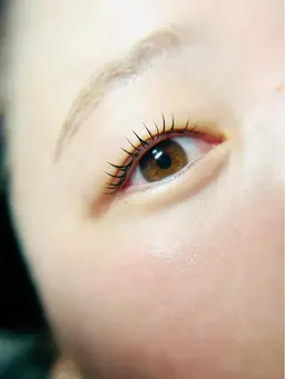 4dflow🕊️まつげパーマ　ラッシュリフト🌟自まつ毛のダメージを最小限に予防するからパーマ持ちもup◎