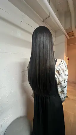 まとまりある髪へ【縮毛矯正+カット+トリートメント】