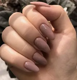 人気‼️🌷ジェルネイルワンカラー^_^（ソフトジェルオフ込み）ストーン4粒までプレゼント