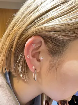 耳ツボジュエリー💎🪽💕　パーツ10粒【パーツ大2粒+パーツ小3粒+チタン粒】