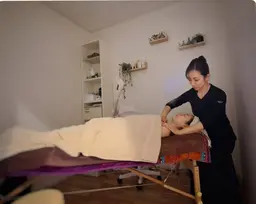 肌質アップ⤴フェイシャル+デコルテ・ヘッドマッサージ付き